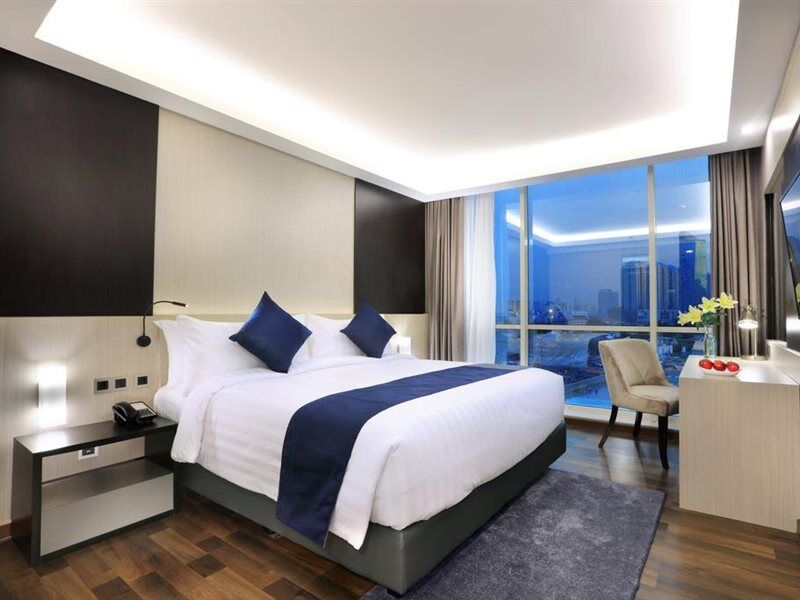 Aston Kartika Grogol Hotel & Conference Center Джакарта Экстерьер фото
