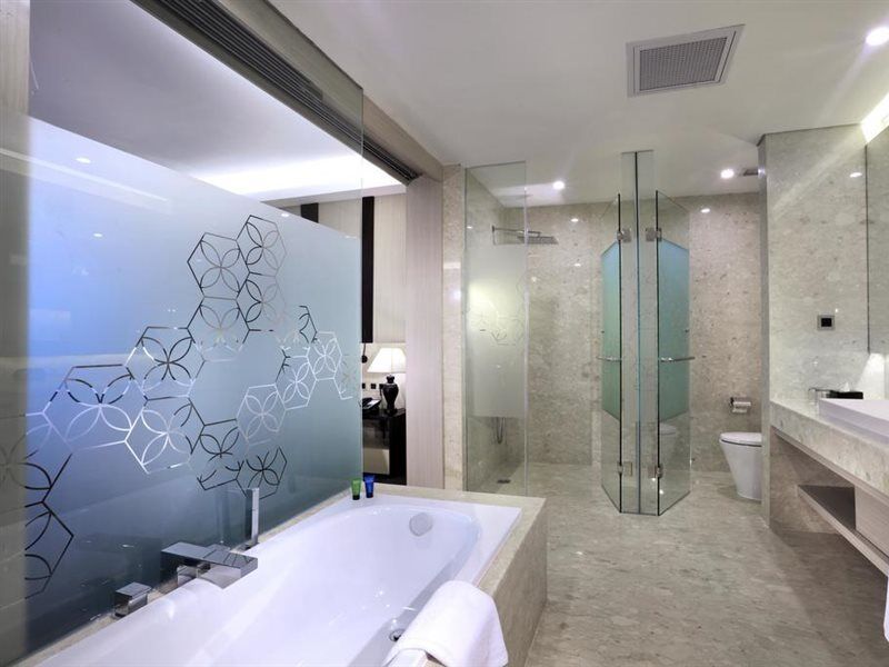 Aston Kartika Grogol Hotel & Conference Center Джакарта Экстерьер фото
